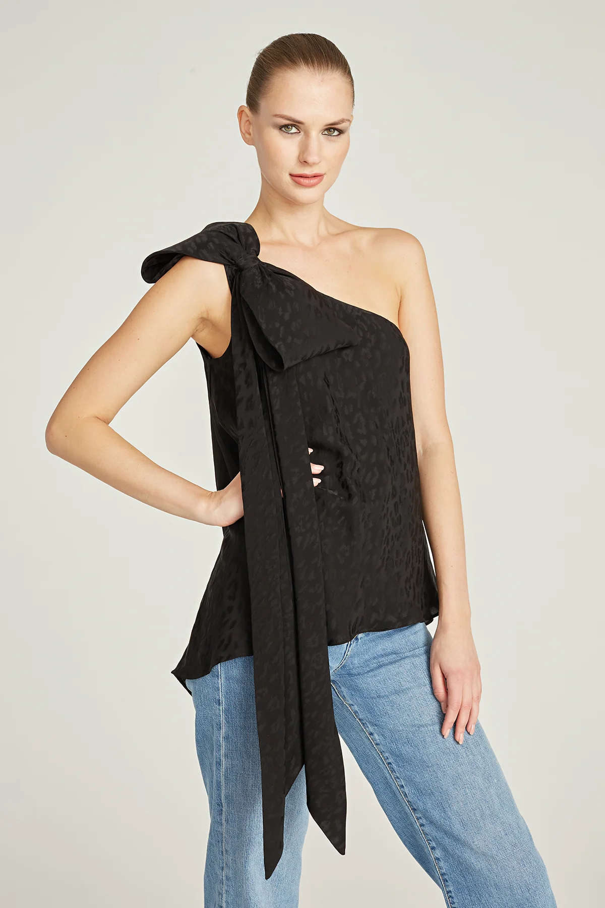 Aubrey Bow Shoulder Top - Image 6