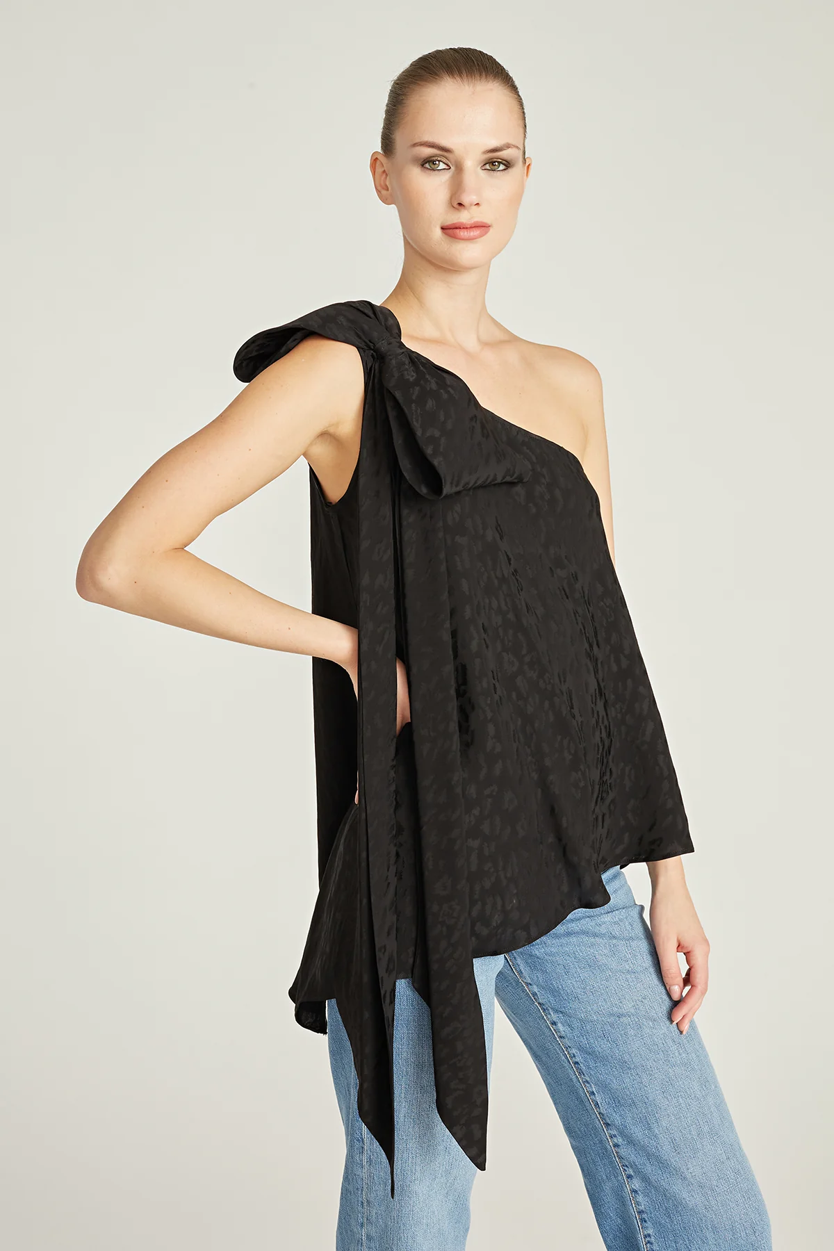 Aubrey Bow Shoulder Top - Image 8