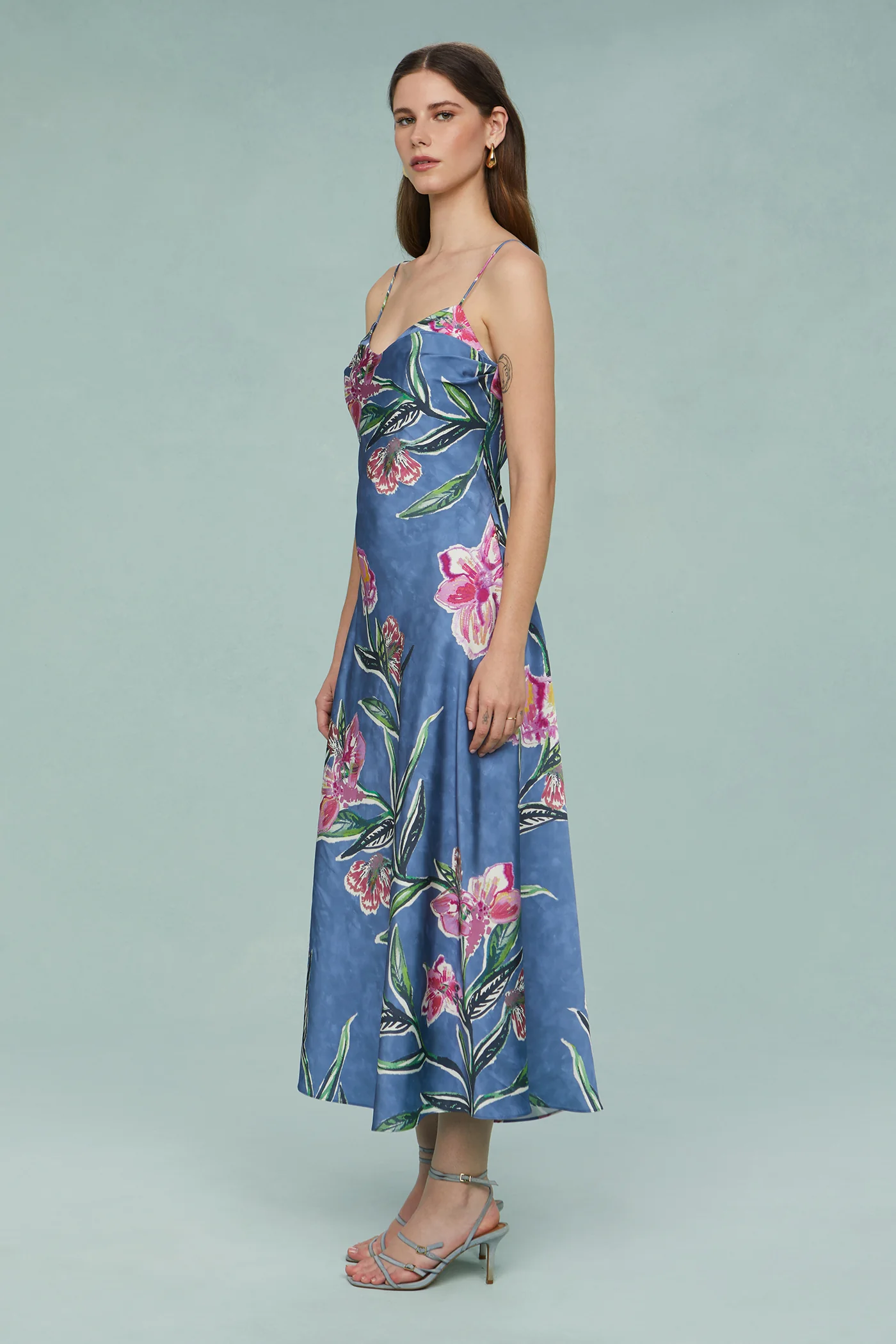 Delilah Midi Dress With Chain - Image 3