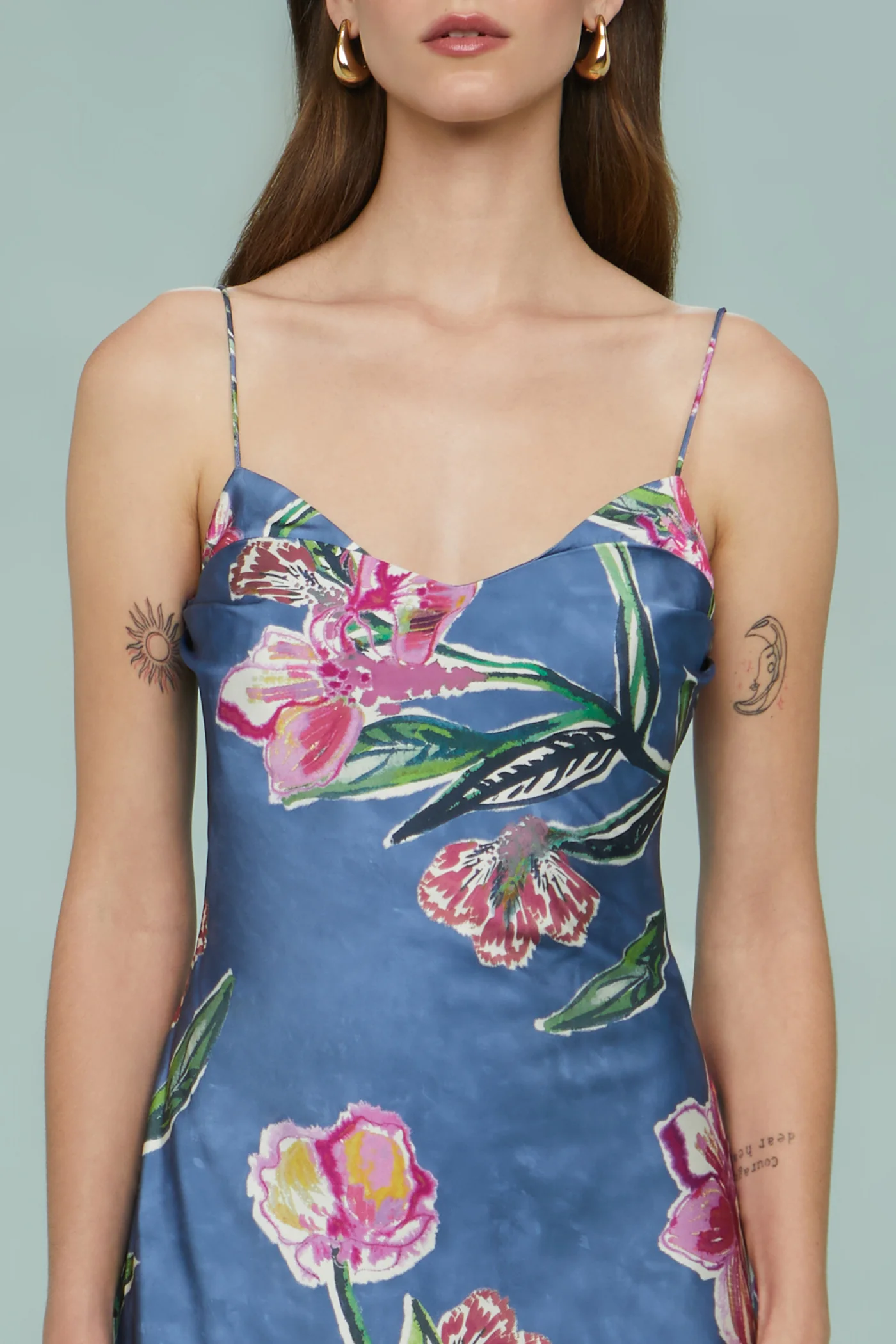 Delilah Midi Dress With Chain - Image 4